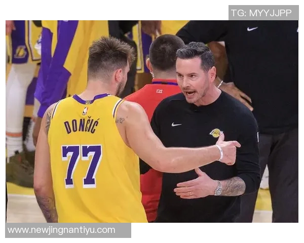 武圣称赞JJ与东里展现白人力量小里若落选全明星或因政治正确因素 武圣称赞JJ与东里展现白人力量小里若落选全明星或因政治正确因素